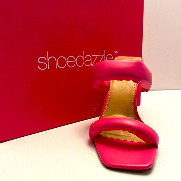 Strap Heeled Sandal Size Size 7 - Picture 3 of 3